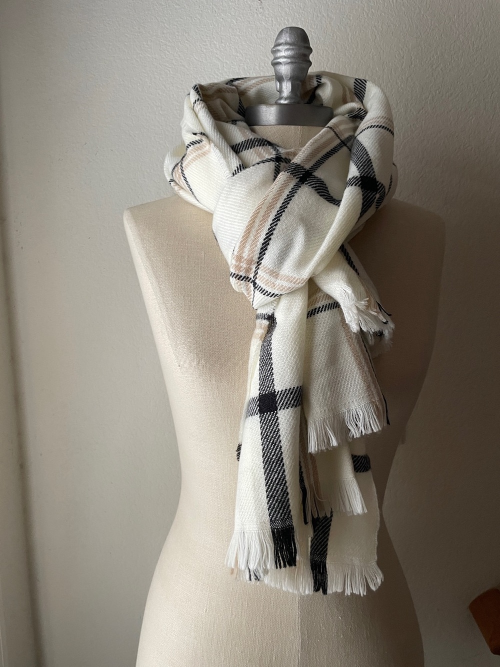 GAP Scarf - Picture 4 of 4